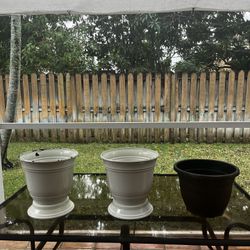 3 Plastic Plant Pots ( Medium Size) 