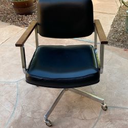 Office Chair : the Hon company  Vintage / Wood Arms and Chrome  