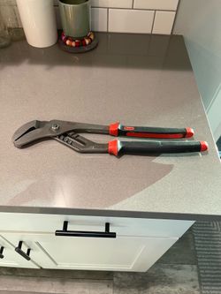 17 inch Heavy Duty Channel Locks / Plyers made by Pittsburgh Tools in like New condition