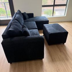 Brand New Black Sectionals With Free Ottoman 