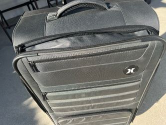 Hurley luggage suitcase 32” NEW