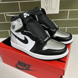 Air Jordan 1 Retro High Og “Silver Toe” Size 6 Women’s Brand New