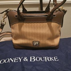 Dooney & Bourke Bag