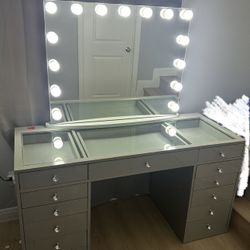 Impressions Vanity 