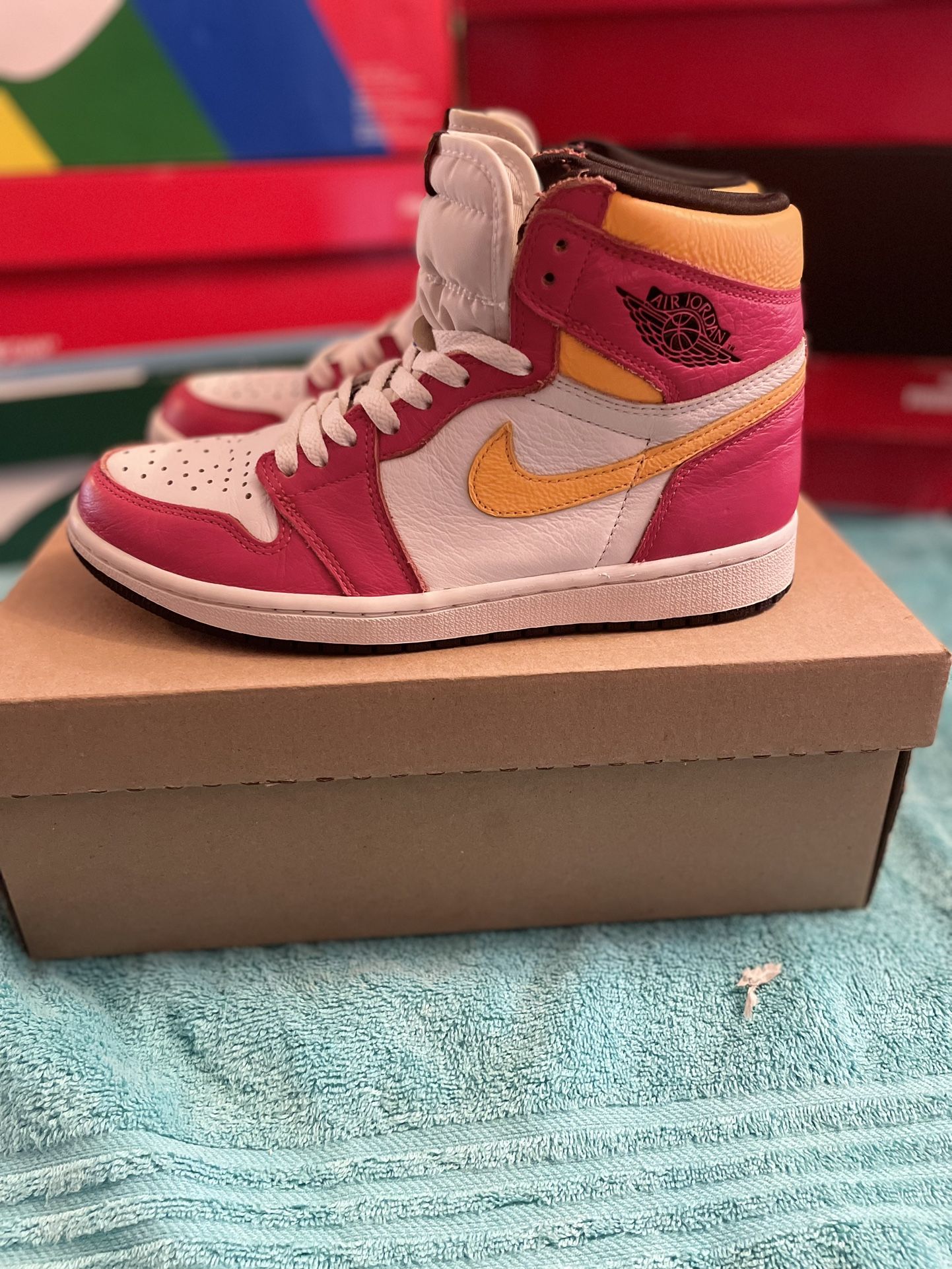 Air Jordan 1 Retro Hi OG Light Fusion Red