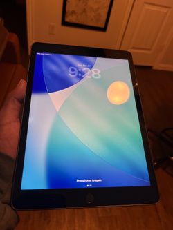 Ipad 9th generation w/ cellular
