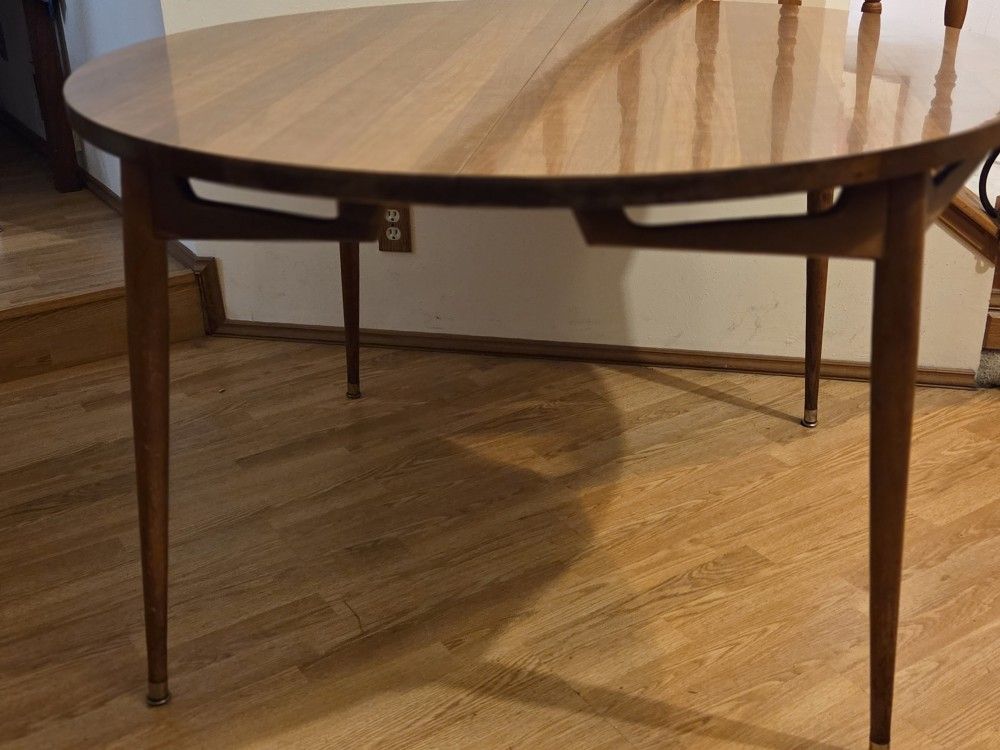 Mid Century Round Dining Table With 2 Leaves