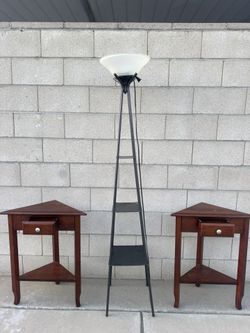 2 Corners Stands
