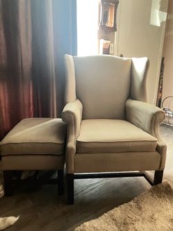Wingback chair w/ottoman