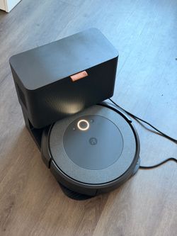 Roomba i3+ EVO with the Clean Base self-emptying dock