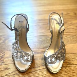 Live From The Red Carpet Heels Size 9