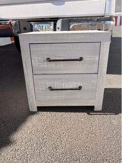 ASHLEY 2 DRAWER NIGHTSTAND