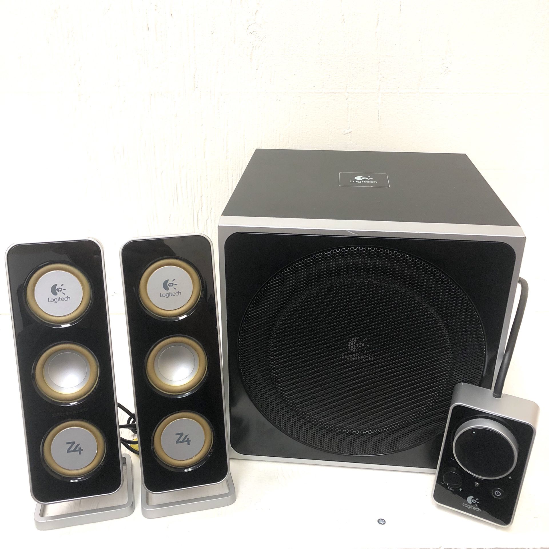 Silicon Ringlet Promote Logitech 2.1 Speaker System & Subwoofer Audio Controller for Sale in Santa  Ana, CA - OfferUp
