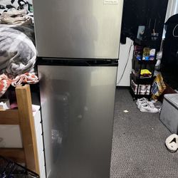 Mini Fridge 7.5 Cu ft