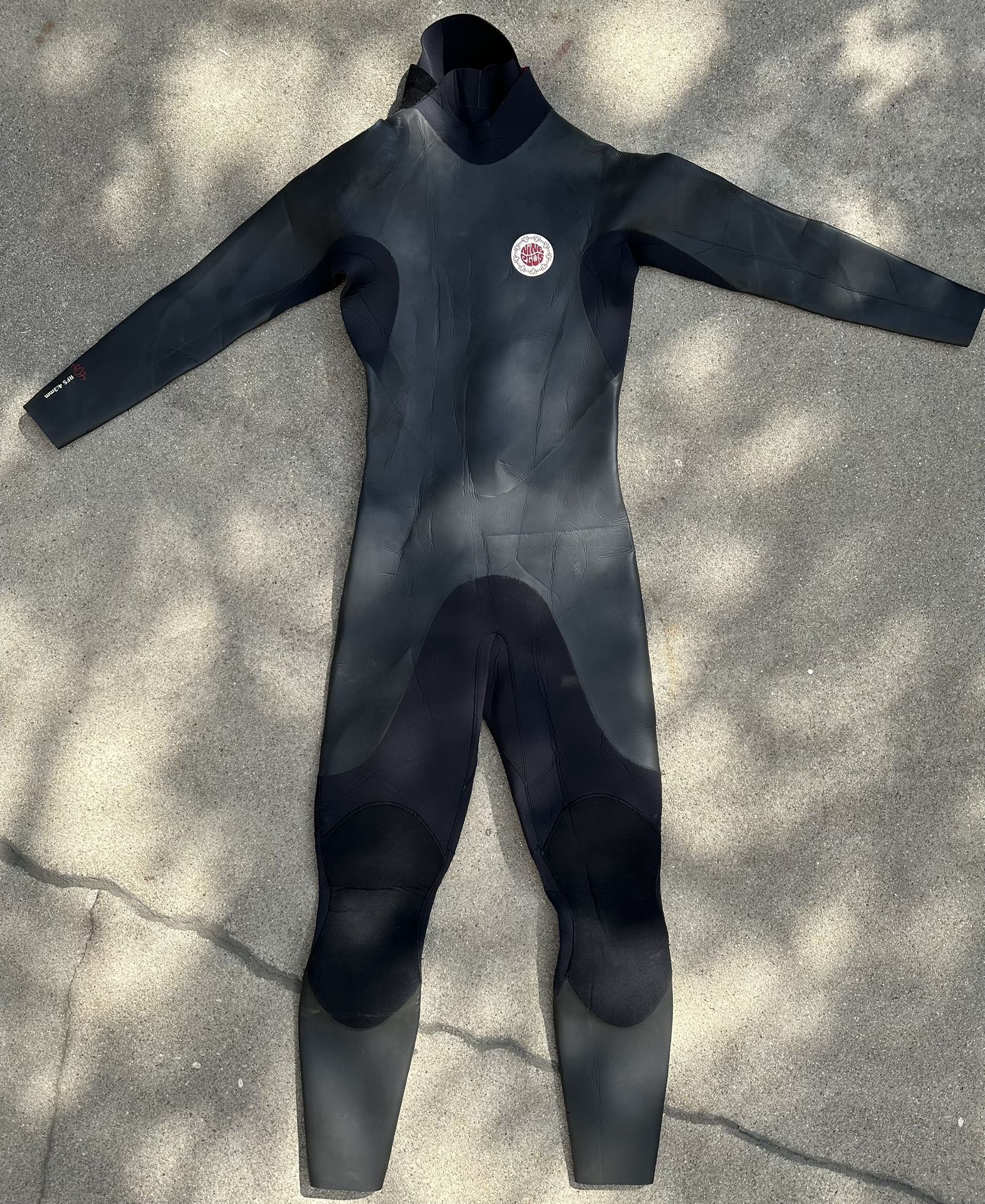 Nineplus Retro Fullsuit 4/3 Size XL