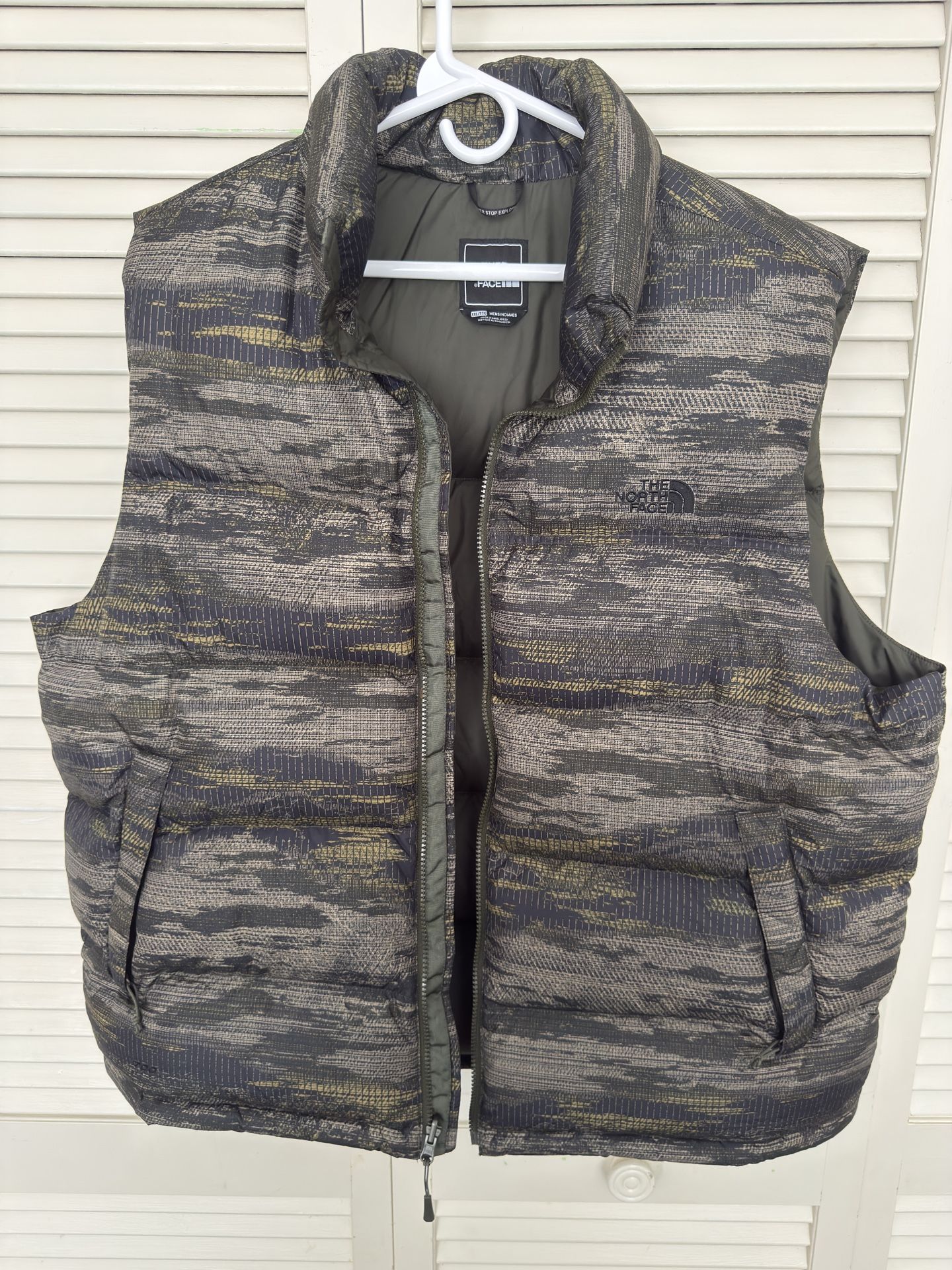 2XL North Face Men’s Retro Camo Vest