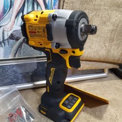 NEW DEWALT 20V BRUSHLESS ATOMIC 1/2 IMPACT WRENCH 
