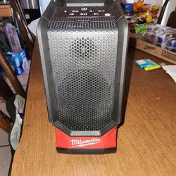Milwaukee M18 Bluetooth Speaker Open Box. Tool-only. Firm Price/precio Firme🛑