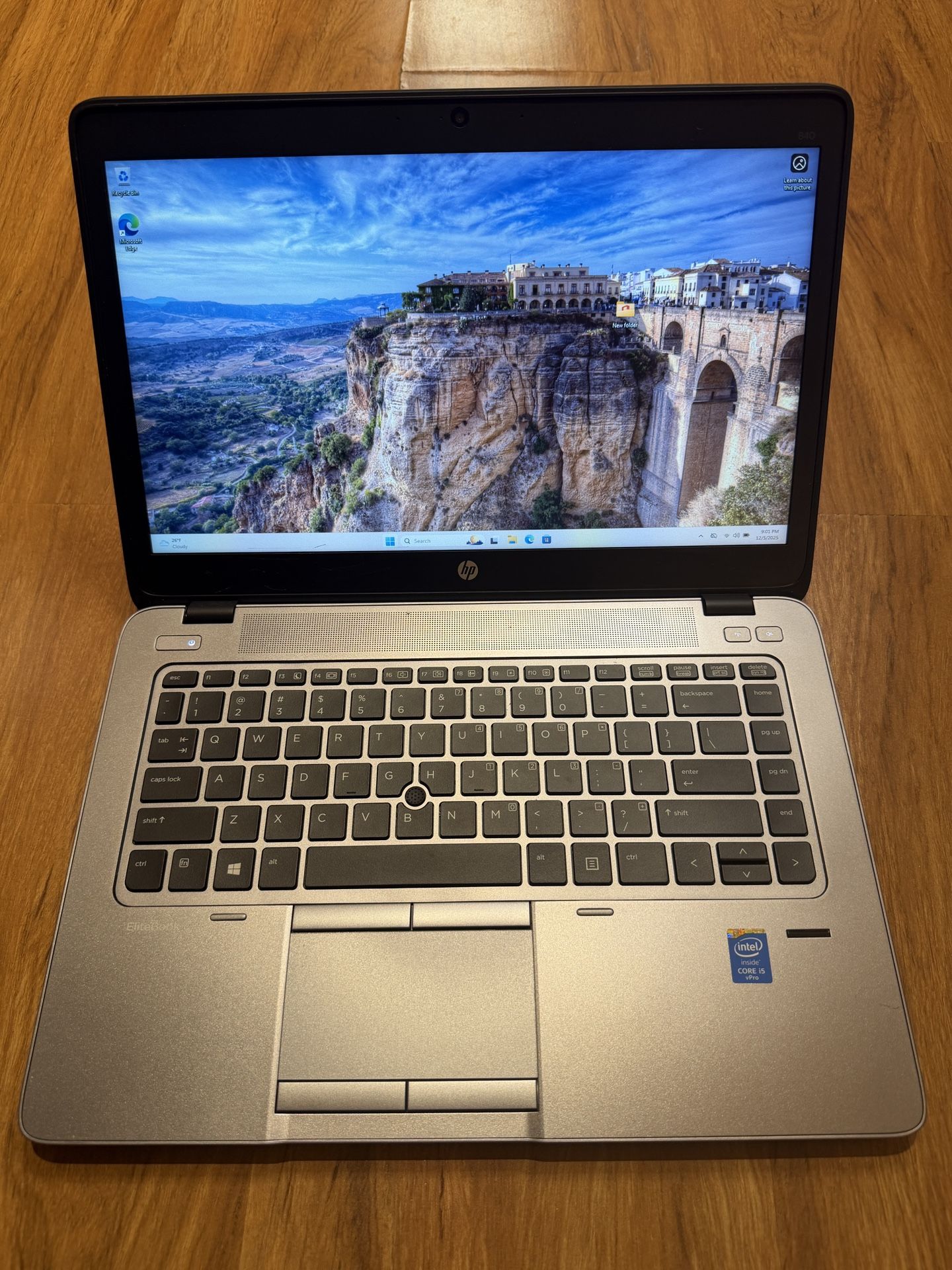 HP EliteBook 840 G2 core i5 5th gen 8GB Ram 128GB SSD Windows 11 Pro 15” UHD Laptop with charger in Excellent Working condition!!!!!  Specification: *