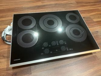Samsung Electric Smart Cooktop 30” Open-Box Condition from Best Buy