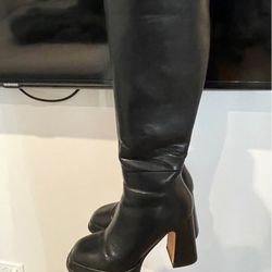 Platform black boots size 6 (runs big, I’m a true 7 and I returned the 7 to get size 6)