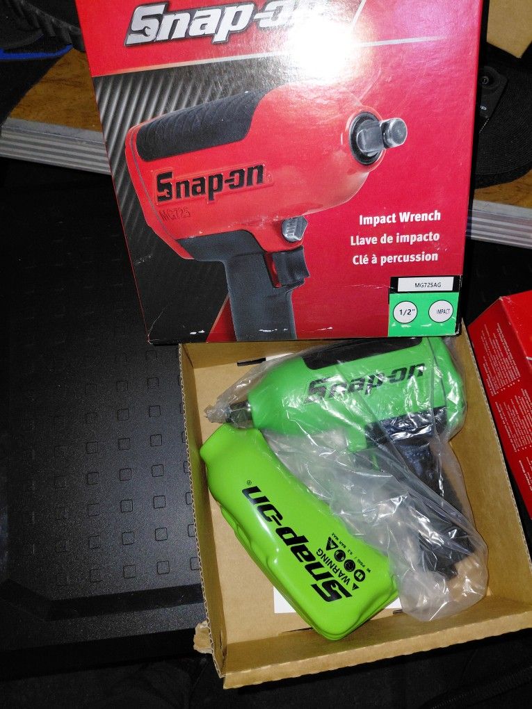 Snap-on  1/2" drive impact gun 