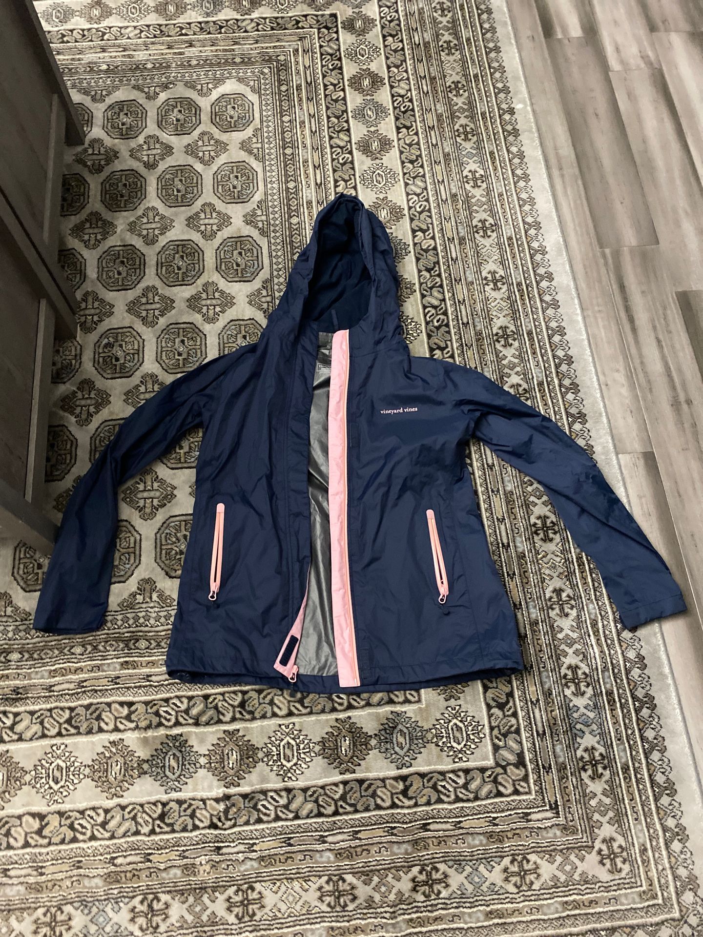 Brand new no tag vineyard vines rain jacket