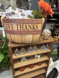 Vintage “GIVE THANKS” Basket