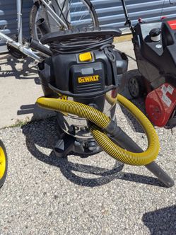 DeWalt chrome shop vac mint