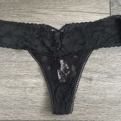 Victoria's Secret Women's Panties Black Thong underwear Sz Medium NEW