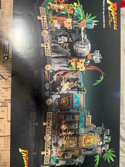 LEGO Indiana Jones Temple of the Golden Idol 77015