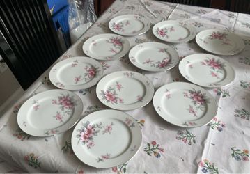 Harmony House Dogwood Fine China  7.5” salad/ bread Plate Set of 11 two have little edge chip