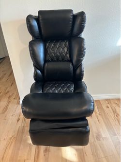 Black Executive Leather Office Chair with Footrest -no arms