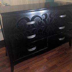Black Dresser With Mirror
