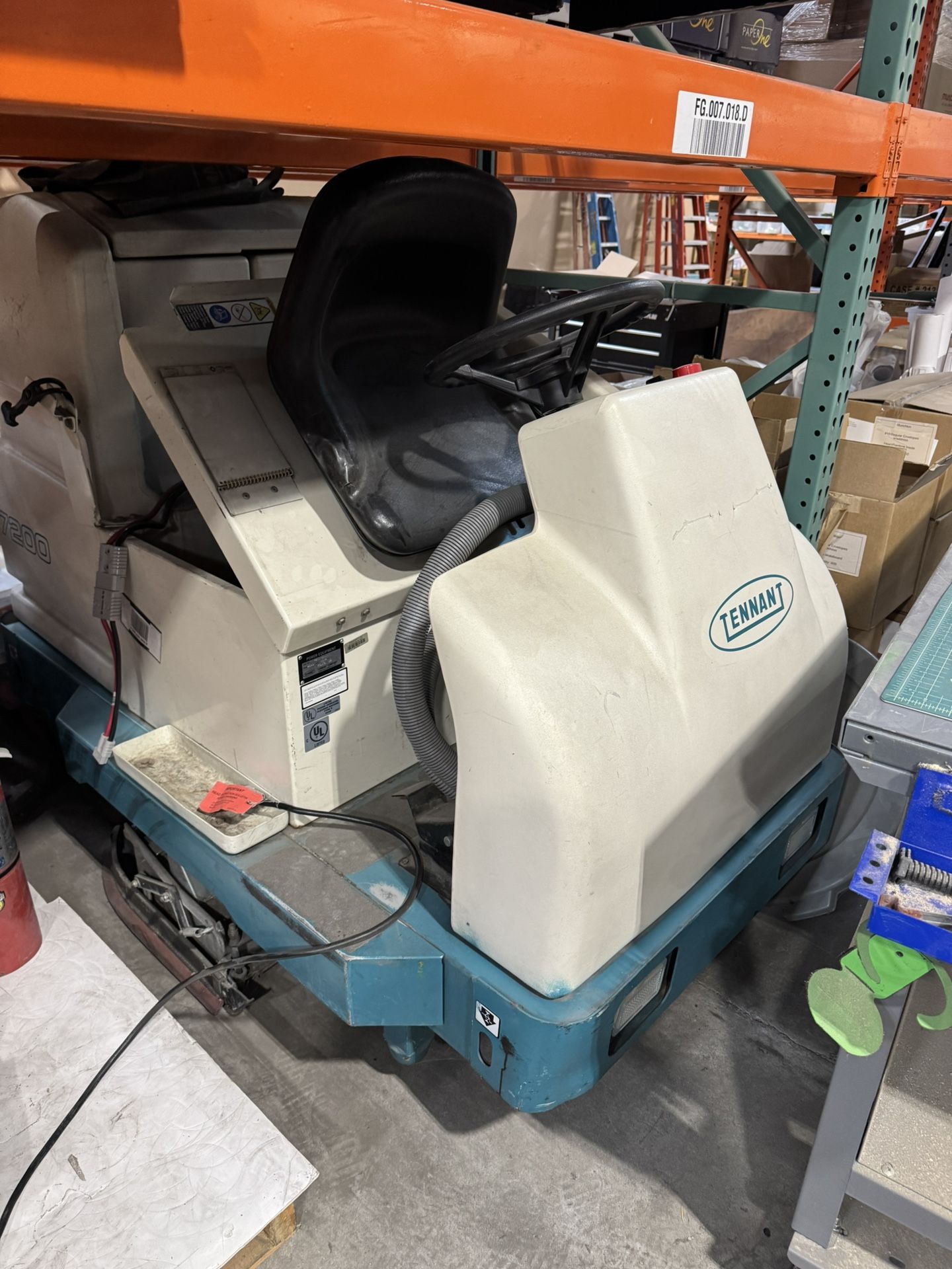 Tennant 7200 Floor Scrubber