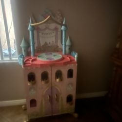 Disney princess house -