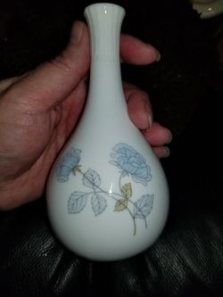 Wedgwood Bone China bud vase from England - Ice Rose - vintage