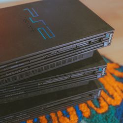 Sony PlayStation 2 (FAT PS2) - MODDED - FREE GAMES -