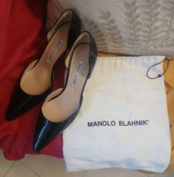 MANOLO BLAHNIK PUMPS