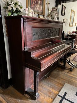 Old piano