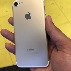UNLOCKED IPHONE 7/ READY FOR USE 