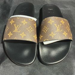 Women’s Sandals $40 Size 7 