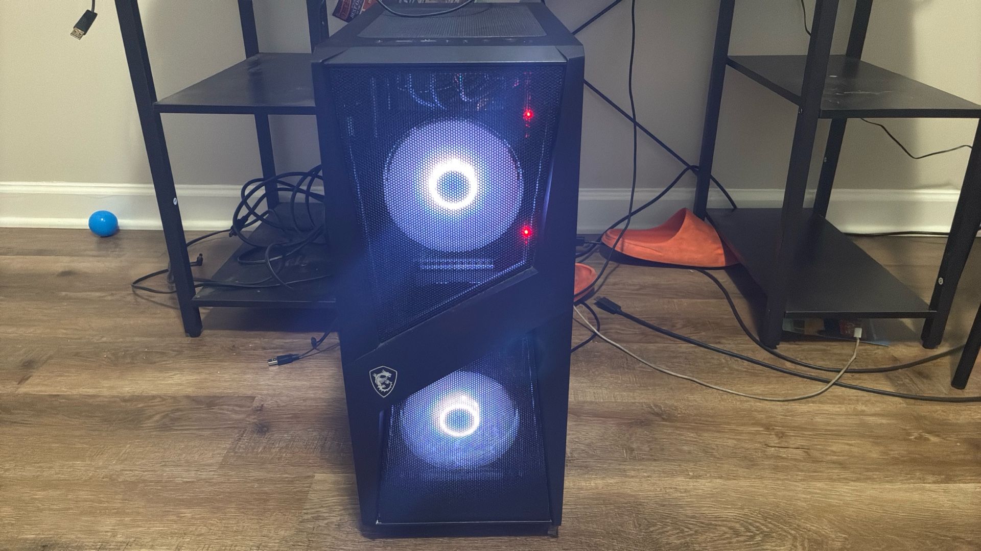 MSI Codex R2 C13NUC5-266US Gaming Desktop w / NVIDIA GeForce RTX 4060 (Core i5-13400F)