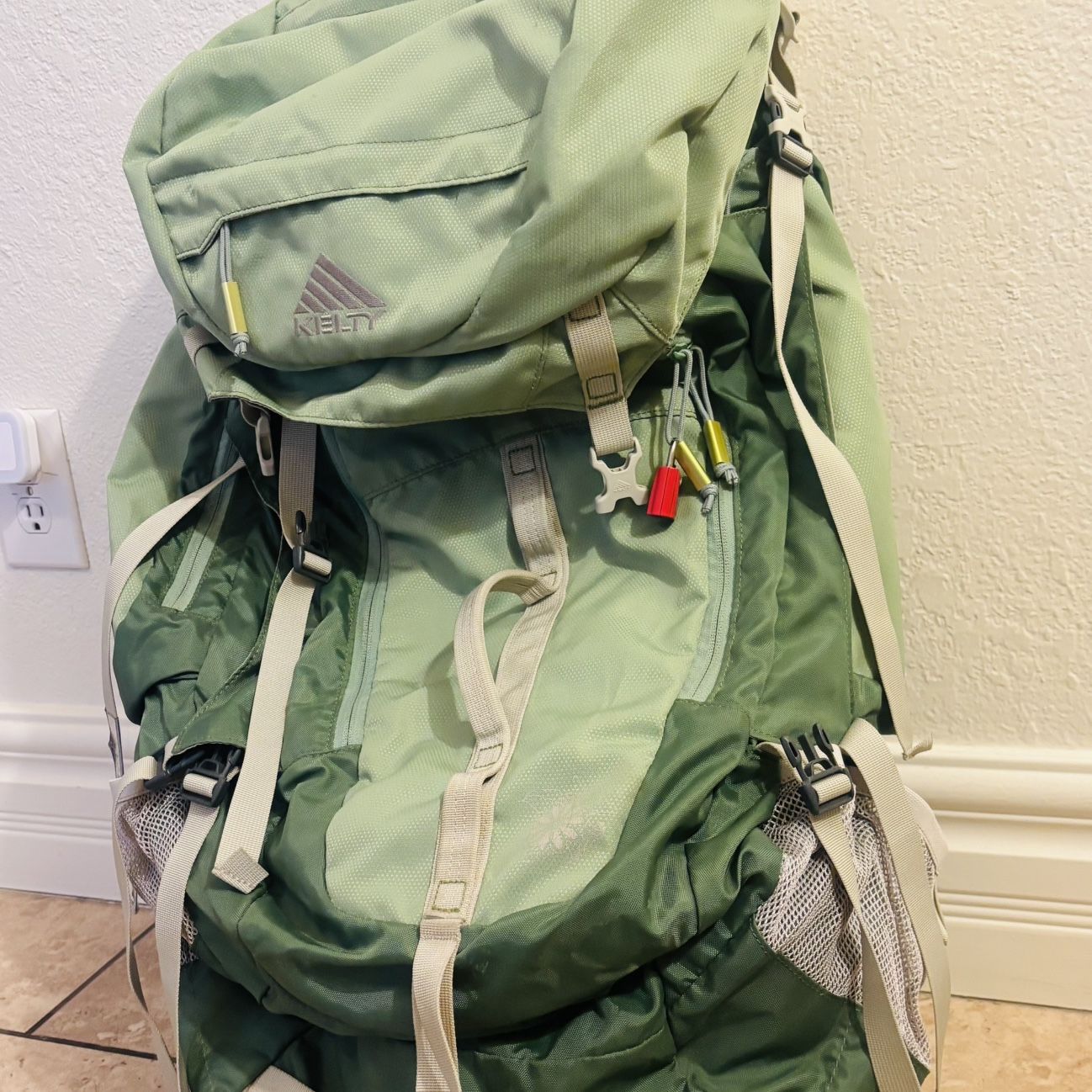 cherchbi tweed and leather backpack Tweed & Leather Backpack by Cherchbi #Backpack #Cherchbi @ Juxtapost.com