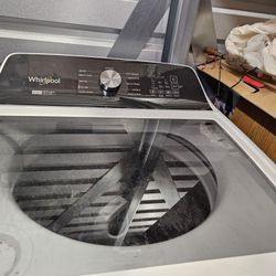 Whirlpool 4.7  Cubic Ft White Washing Machine 