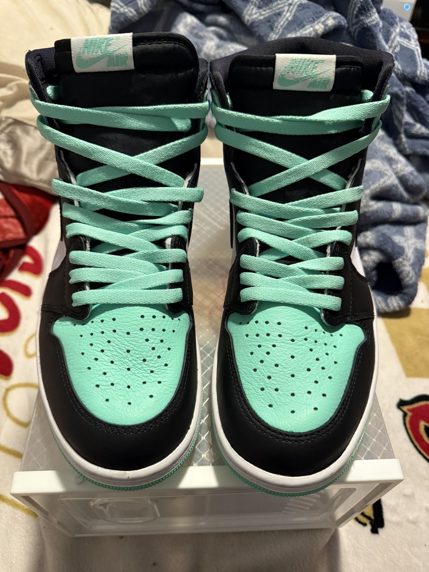 Air Jordan 1 Retro High OG 'Green Glow'