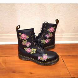 Dr Martens Women's Size 8