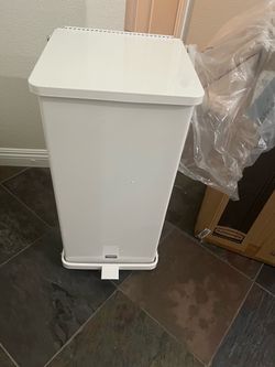 New Rubbermaid Commercial ST24EPLWH Defenders Step Can, Square, Steel, 24gal, White