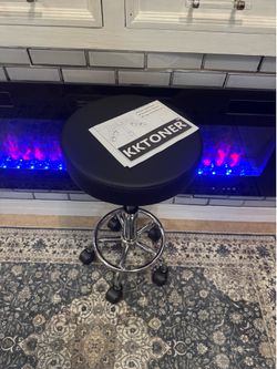 BRAND NEW**Black and Chrome adjustable height stool