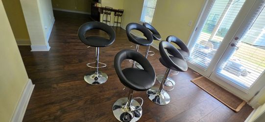 Set of 6 Black Adjustable Bar Stools